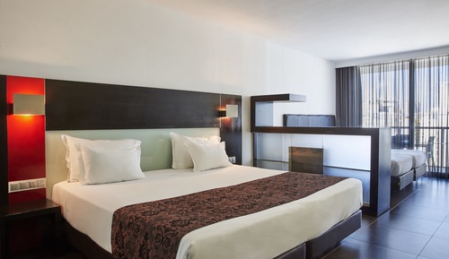 Suite familiar, vistas parciales al mar (4 Adults)