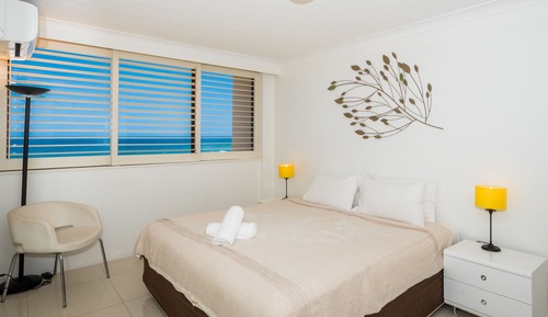 Apartamento, 2 habitaciones, frente a la playa