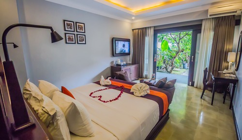 Super Deluxe Double, Pool Access