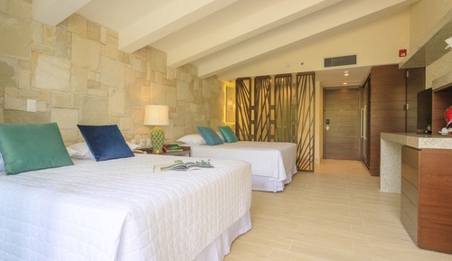Suite, 2 camas de matrimonio, balcón, vistas al jardín (2 Queens)