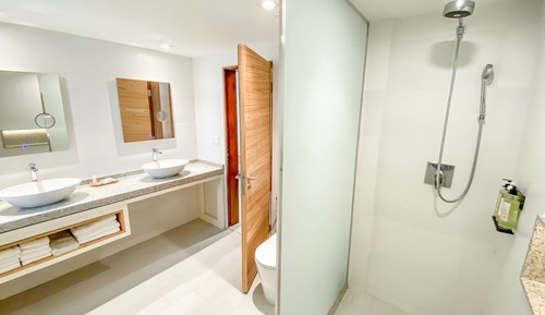 Habitación superior, 1 cama de matrimonio grande, accesible para personas con discapacidad (Balcony)
