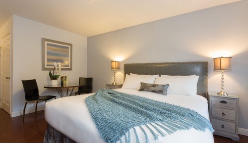 Habitación estándar, 1 cama de matrimonio grande, junto al lago