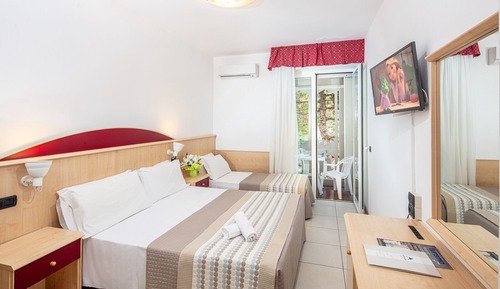 Habitación triple Confort, balcón