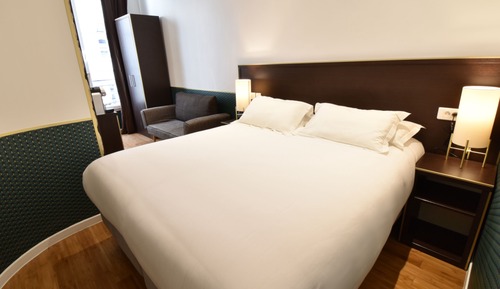 Habitación superior con 1 cama doble o 2 individuales