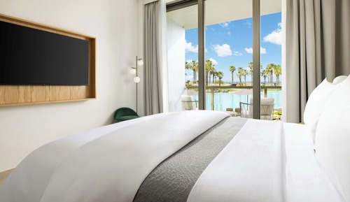 Habitación Deluxe, 1 cama de matrimonio grande, balcón, vistas a la piscina
