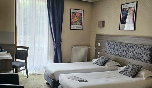 Habitación superior con 1 cama doble o 2 individuales