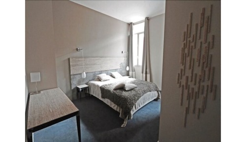 Habitación superior (Chambre superieure cote Halles)