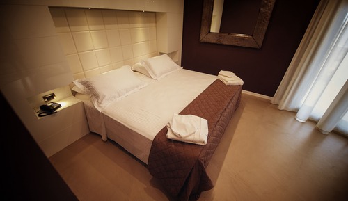Suite exclusiva, terraza, junto a la piscina