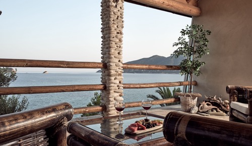 Grand One Bedroom Penthouse with Sea View