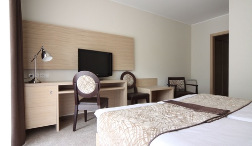 Habitación con 1 cama doble o 2 individuales, balcón, vistas a la montaña