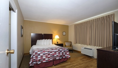 Suite estándar, 1 cama de matrimonio (Smoke Free, Roll-In Shower)