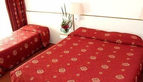 Habitación triple, balcón