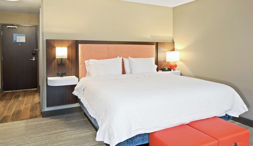 1 cama de matrimonio grande