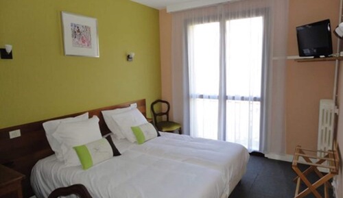 Habitación clásica con 2 camas individuales