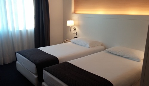 Habitación con 2 camas individuales