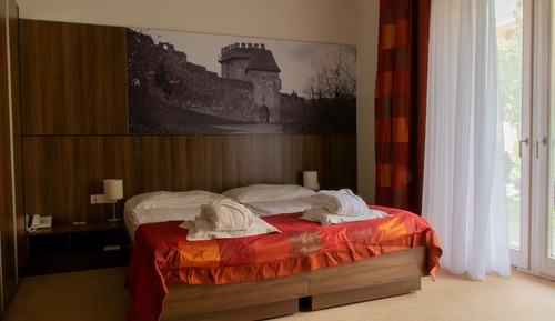 Habitación sénior con 1 cama doble o 2 individuales, accesible para personas con discapacidad