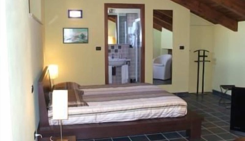 Suite for 4 Breakfast Included