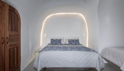La Perla Suite with Outdoor Hot Tub and Caldera View
