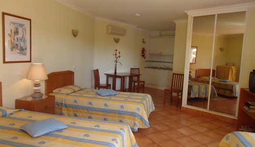 Estudio (3 adults)