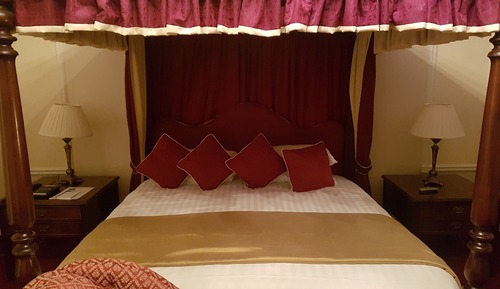 Habitación estándar con 1 cama doble o 2 individuales