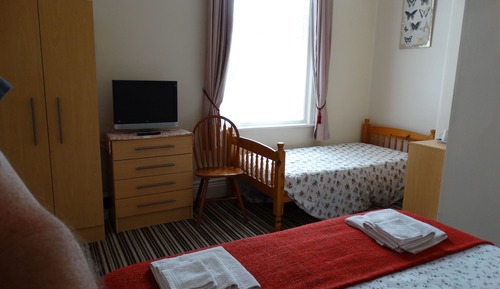 Suite estándar, baño privado (2 Adults & 1 Child)
