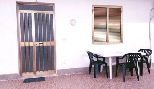 Apartamento económico, 1 habitación, vistas parciales al mar, en edificio anexo