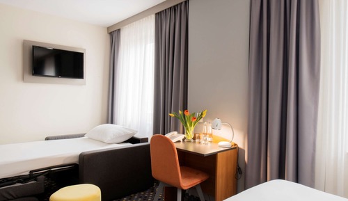Habitación estándar doble, 1 cama doble con sofá cama