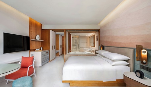 Habitación, 1 cama de matrimonio grande, no fumadores, balcón (Garden View (Renovated))