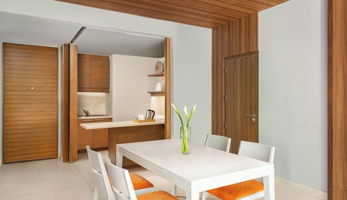 Suite, 1 habitación, no fumadores, en esquina (Garden View, Balcony (Renovated))