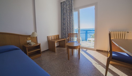 Habitación cuádruple, vistas al mar