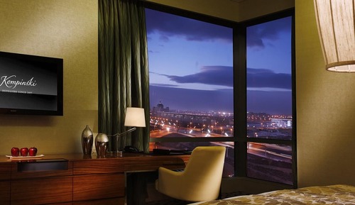 Suite, 1 cama de matrimonio grande, vistas a la ciudad
