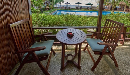 Habitación superior, vistas a la piscina