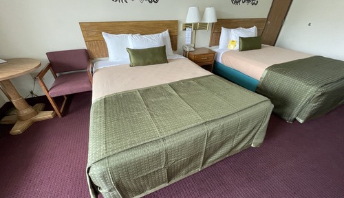 Habitación clásica, 2 camas de matrimonio, planta baja