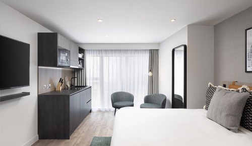 Estudio, 1 cama de matrimonio con sofá cama