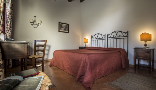 Habitación básica con 1 cama doble o 2 individuales, 1 cama doble, vistas al patio