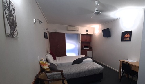 Habitación con 2 camas individuales, varias camas, accesible para personas con discapacidad