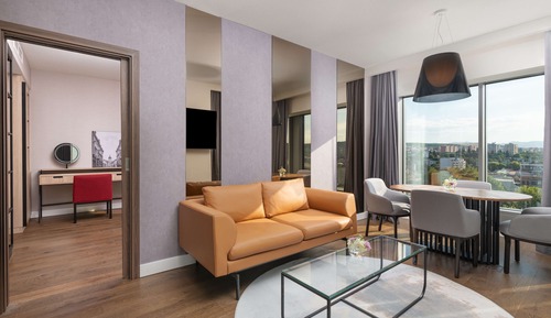 Suite (Winners)