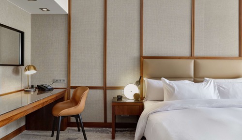 Habitación, 1 cama de matrimonio grande, vistas al patio