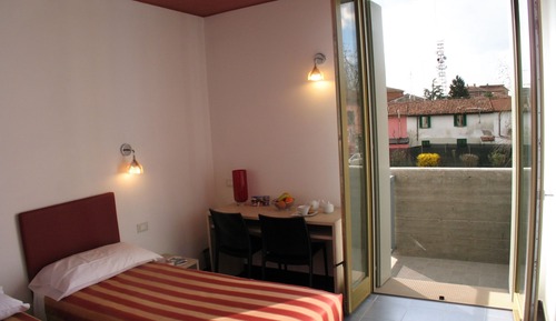 Habitación clásica con 2 camas individuales