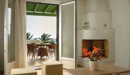 Ático, vistas al mar (Finikas Suite)
