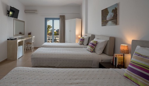 Habitación triple estándar, vistas al jardín