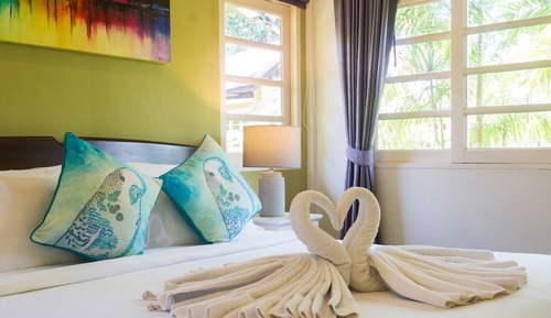 1 Bedrooms Villa