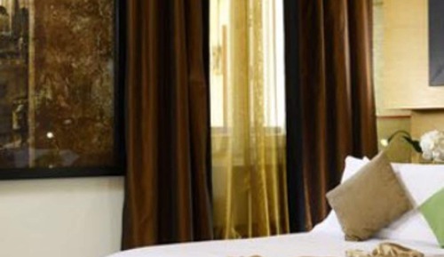 Suite, en edificio anexo (Patrizi)
