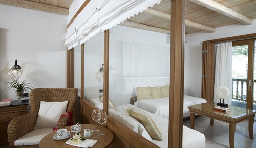 Bungalow familiar, vistas parciales al mar