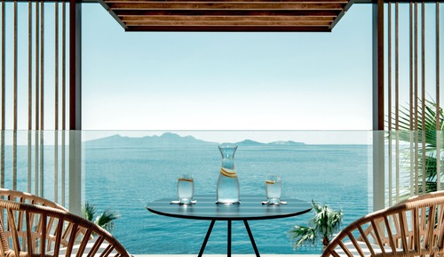 Habitación doble superior, vistas al mar (Front Row)