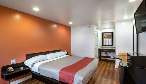 Habitación estándar, 1 cama de matrimonio grande, no fumadores, frigorífico y microondas
