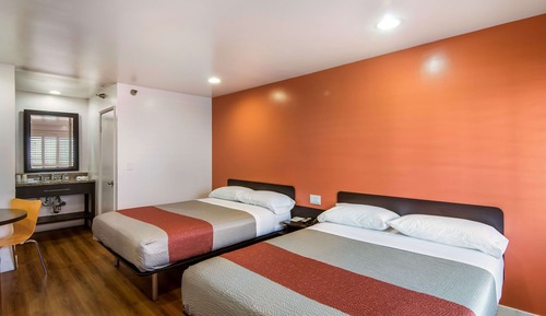 Habitación estándar, 2 camas de matrimonio, no fumadores, frigorífico y microondas