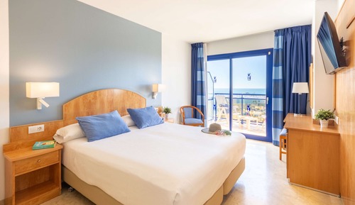 Habitación doble, vistas parciales al mar (1 Adult)