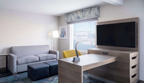 Estudio, 1 cama de matrimonio grande, frigorífico y microondas (Wet bar)