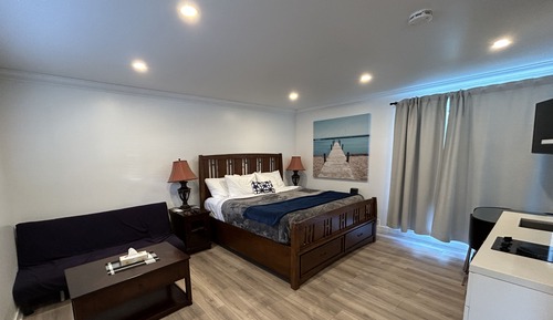 Habitación ejecutiva, 1 cama de matrimonio grande, cocina básica, vistas a la piscina